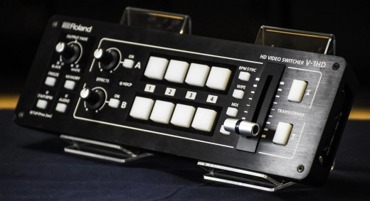 Roland - V-1HD 2